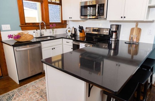 Roanoke Apartamento | The Winona House has been designed with the guest in mind