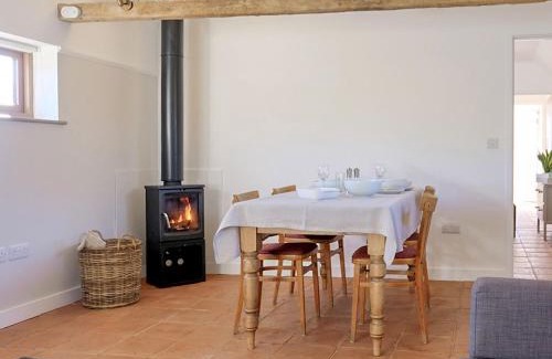 Cowbeech Casa | The Parlour