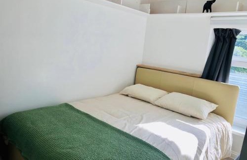 Bargoed Casa | The Pathfinder's Retreat - 1 bedroom house