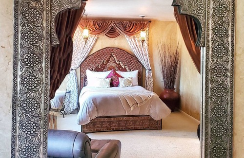 North Arroyo Casa | The Patrician Hollywood Universal