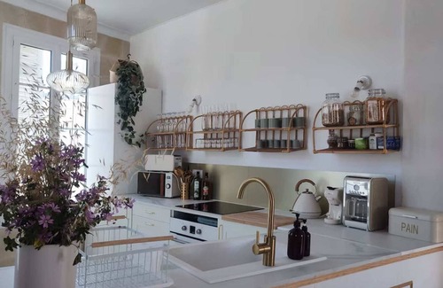 Fronsac Casa | The pavilion