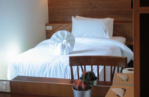 Ban Tai Hotel | The Peace River Kwai