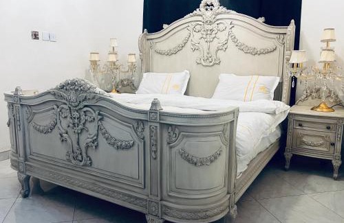 Kumasi Villa | The Peacock Mansion
