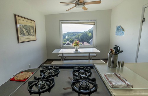 Mount Washington Apartamento | The Peak! Mt Washington - Large 2bd Apt w/ A View!