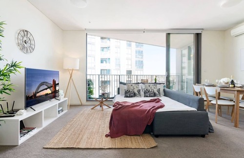 Wolli Creek Apartamento | The Peak Resort style Balcony Abode in the Metro