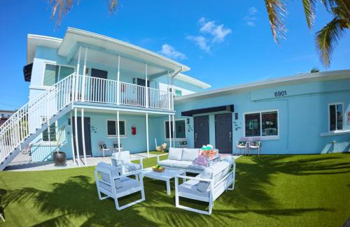 St. Pete Beach Hotel | The Pearl Cabana Club