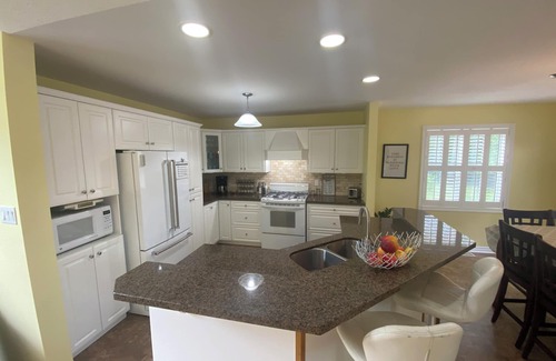 Wasaga Beach Casa | Pear Cozy Beach House