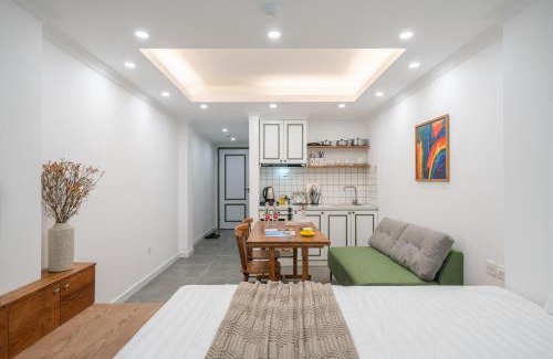 Thanh Nhan Apartamento | The Pearl River Hanoi-Stylish Loft with Rooftop Pool & Elevator-Near Old Quarter