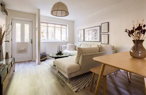Southwark Casa | The Peckham Sanctuary - Snazzy 3bdr House With Patio