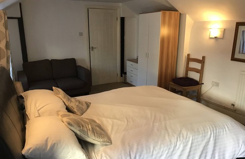 Shepton Mallet Hotel | The Pecking Mill Inn