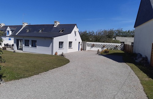 Primelin Casa | The Penn Ty Loch, a Small Fisherman's House Nestled in the Cove Loch