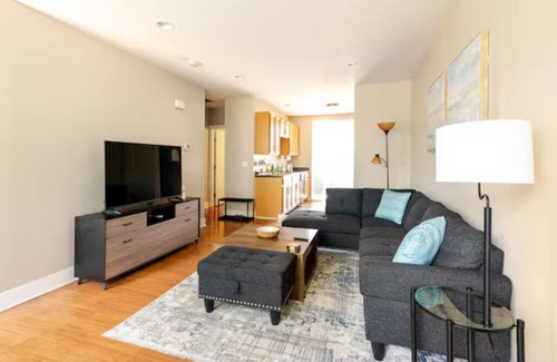 Downtown Akron Apartamento | The Penny Lane Suite