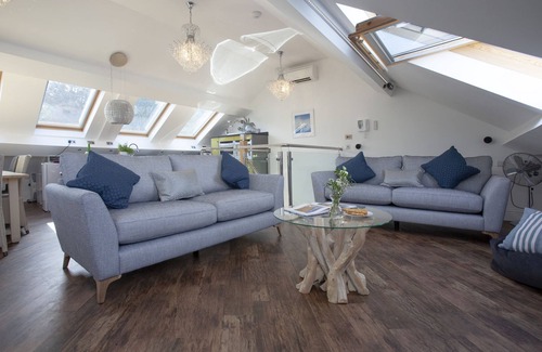 Torcross Apartamento | The Penthouse, 15 At The Beach -An apartment that sleeps 6 guests in 3 bedrooms