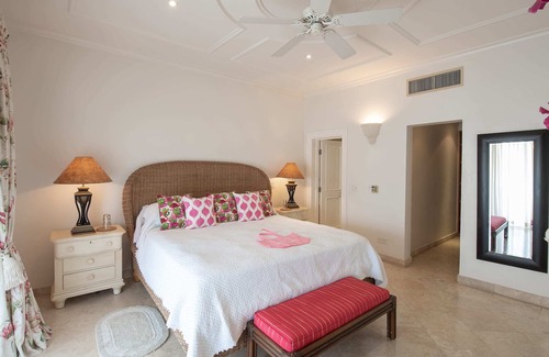 Schooner Bay Apartamento | The Penthouse 306 in Speightstown by Personal Villas - Overlooks the Communal Po