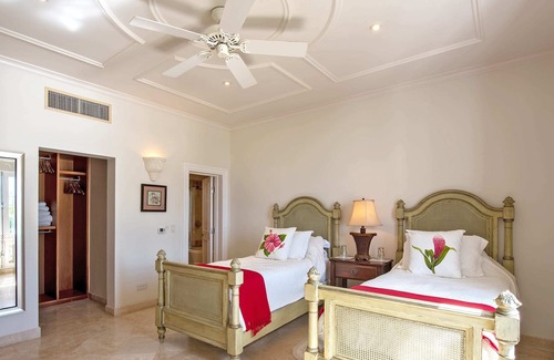 Schooner Bay Apartamento | The Penthouse 306 in Speightstown by Personal Villas - Overlooks the Communal Po