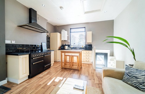 Acocks Green Cabaña | THE PENTHOUSE AT 31A, romantic, with a garden in Birmingham