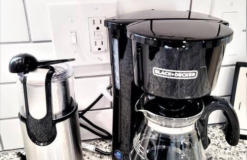 Wilmington Apartamento | The Penthouse at Park Place King bed Fast Wifi and Free Coffee
