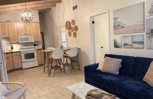 Laguna Beach Estates Cabaña | The Perch- FREE Golf Cart! Recently Updated, Sleeps 5, 1.5blocks from the beach.