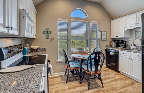 Burnet Cabina | The Perch on Lake Buchanan Dam | Loft in Burnet