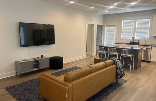 Auburn Casa | The Perch on Piper | 3 Bed, 2 Bath
