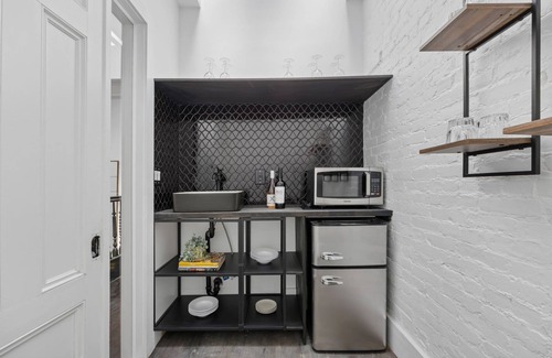 Hamilton Heights Hotel | The Perfect Airbnb for Large Groups - Sleeps 10