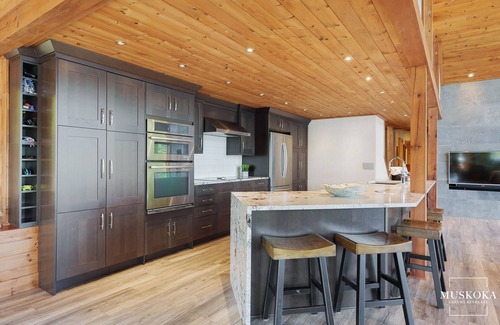 Georgian Bay Casa | The perfect blend of comfort and natural beauty on Go Home Lake.