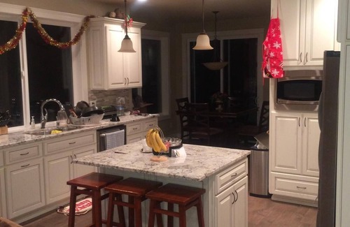 Lakewood Apartamento | The Perfect Cozy, Convenient and Charming Room in University Place, WA