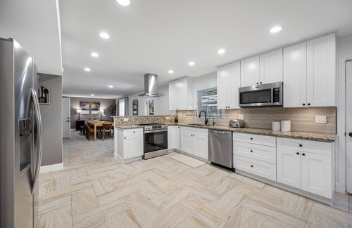 Oldsmar Casa | The Perfect Family Retreat w Pool and Games