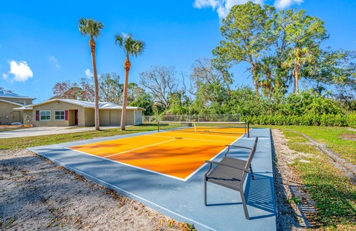 Oldsmar Casa | The Perfect Family Retreat w Pool and Games