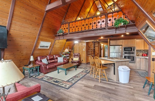 Sandpoint Chalet De Esquí | The Perfect Getaway Any Time of Year!!