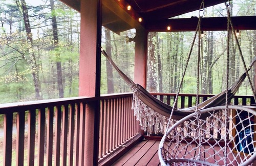 Pond Eddy Cabina | The Perfect Log Cabin on 8 acres of Private Woods