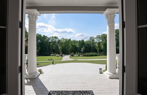Cumming Casa | The Perfect Luxury Getaway! Weddings Welcome!