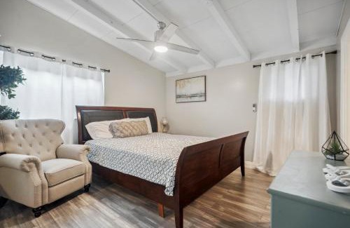 Santa Clarita Casa | The Perfect Vacation Spot Near Six Flags Magic Mountain