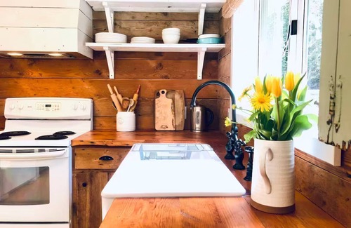 Salt Spring Island Casa | The Perfectly Peaceful Wildflower house & Daisy the Travelux Trailer