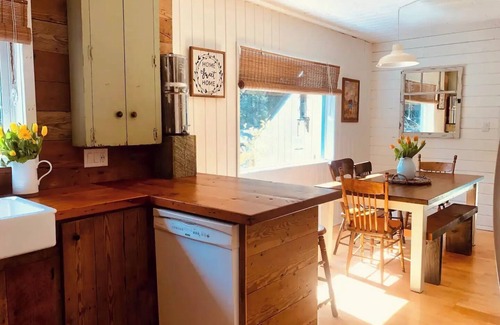 Salt Spring Island Casa | The Perfectly Peaceful Wildflower house & Daisy the Travelux Trailer