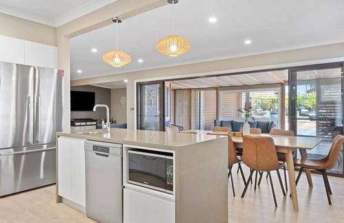 Toukley Casa | The Pet Friendly Pool House