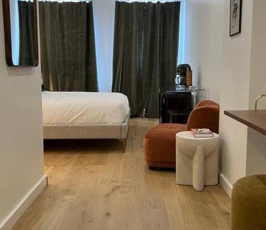 Bangor Apartamento | The Phenix, Historic DTWN Hotel, Market Square View, King Bed, Room # 400