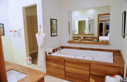San Pedro Complejo | The Phoenix Resort