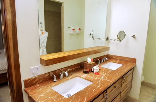 San Pedro Complejo | The Phoenix Resort