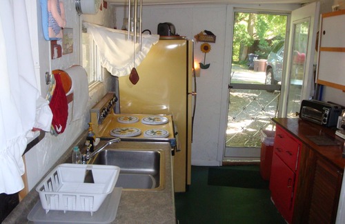 Town of Jerusalem Cabaña | The Pickerel Inn en 450 Crescent Beach