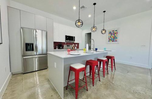 East Naples Casa | The Pickleball Haven of Naples - Gray Supreme