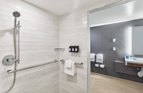 Downtown Hotel | The Pierside Santa Monica