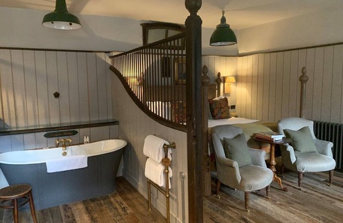 Honiton Hotel | THE PIG at Combe - Devon