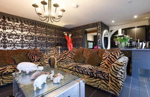 Emsworth Casa | The Pig Sty * WOW Factor Countryside Retreat