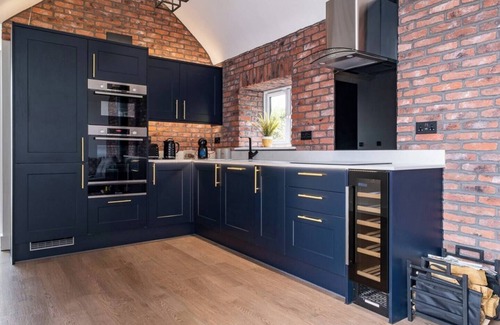 Durley Casa | The Piggery Barn with Hot Tub