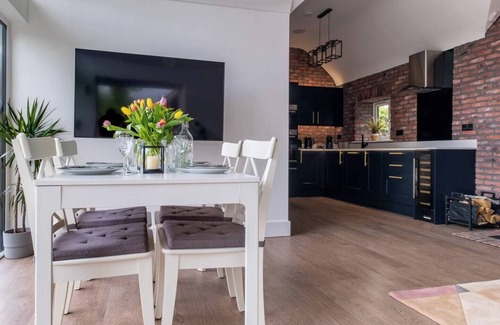 Durley Casa | The Piggery Barn with Hot Tub