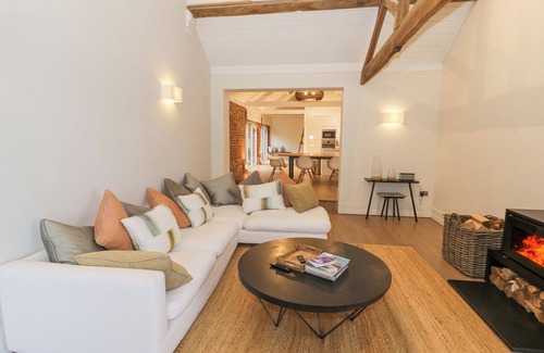 Moreton Cabaña | THE PIGGERY, pet friendly, luxury holiday cottage in Welland