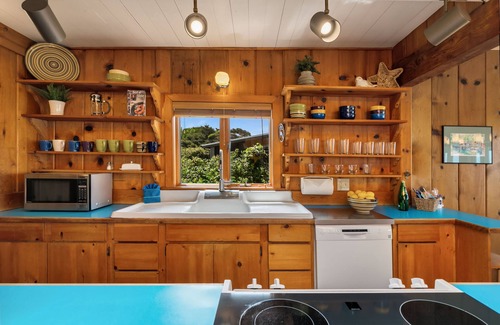 Arch Cape Cabina | The Pilot House by AvantStay | Stunning Home Right On Arch Cape Beach!
