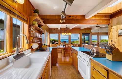 Arch Cape Cabina | The Pilot House by AvantStay | Stunning Home Right On Arch Cape Beach!