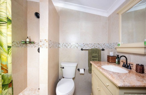 Rock Sound Casa | The Pilot House, Room #3 Beautiful Hotel Style Room in a Private Setting!